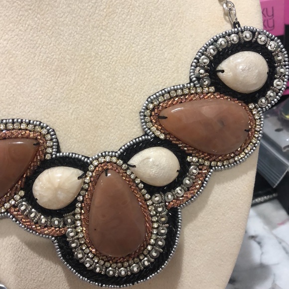 Fall Colored Stone Statement Bib Necklace-Boutique - Picture 6 of 7